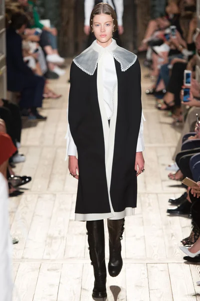 Look 4